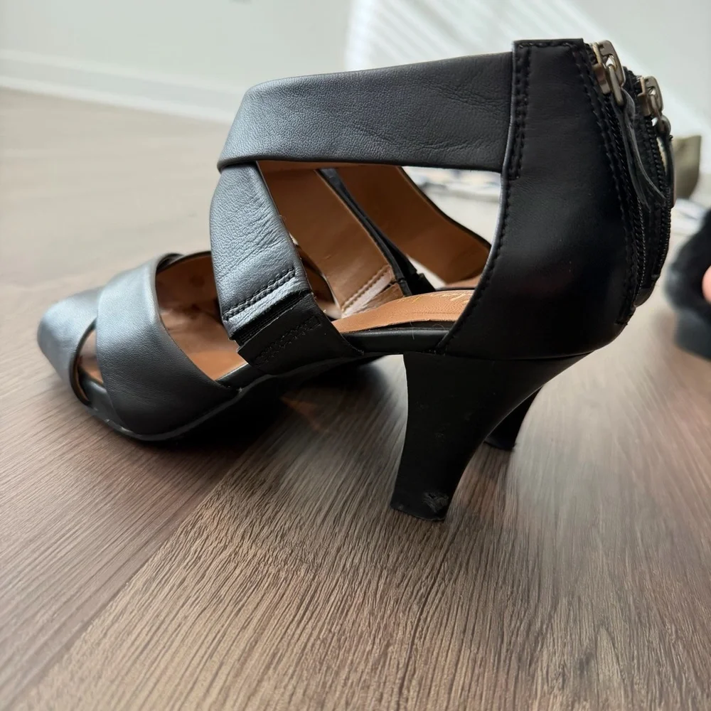 Clarks Black Strappy Heels - Picture 4 of 4